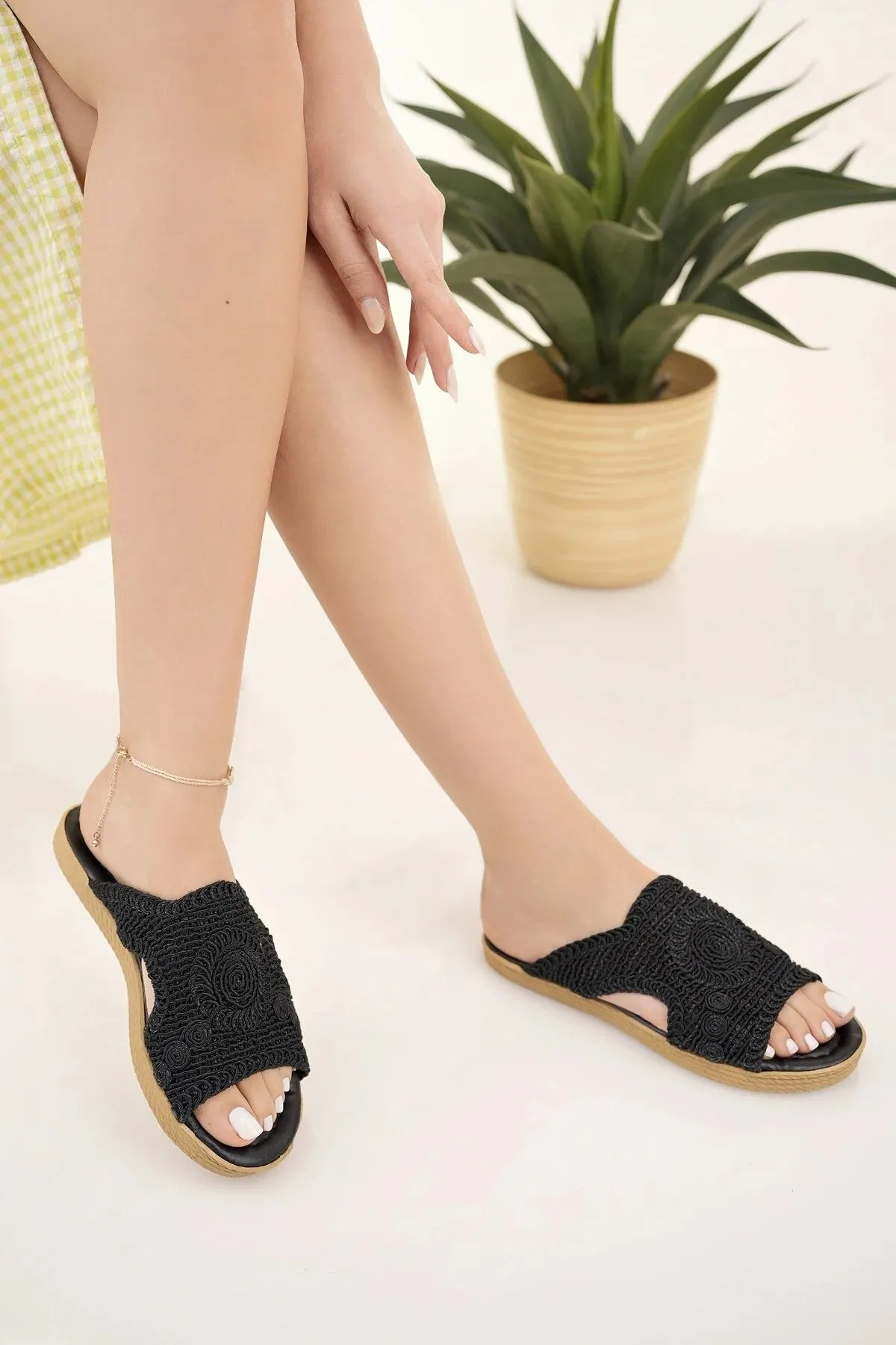 Modafrsat Women's Straw Knitting Lace Slippers Winnie The Pooh Slippers