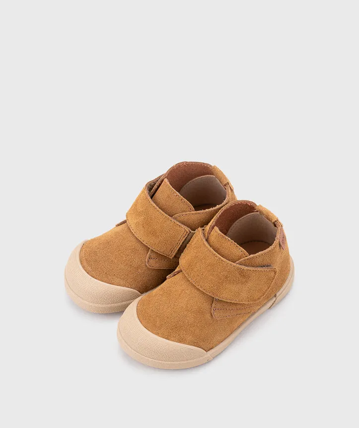 Igor Boy's and Girl's Barefoot Tui Chukka Boots - Cognac Cool Casual Shoes