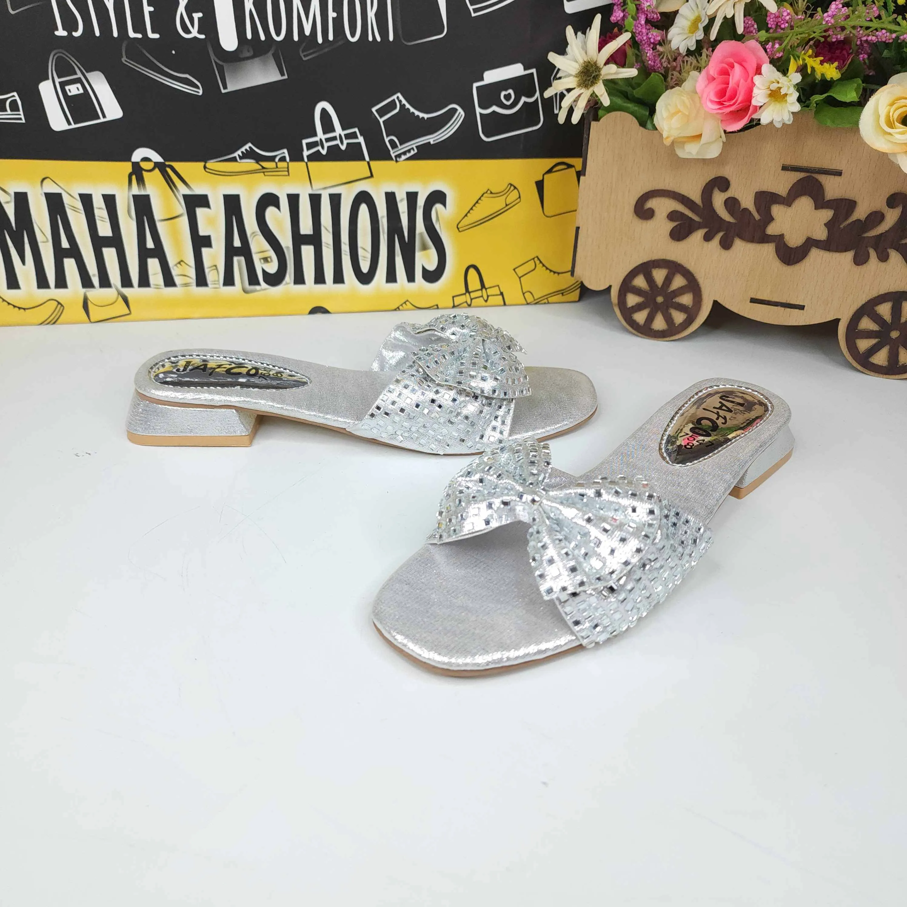 Arch Support Slides Silver Bow Slippers in Short Heel