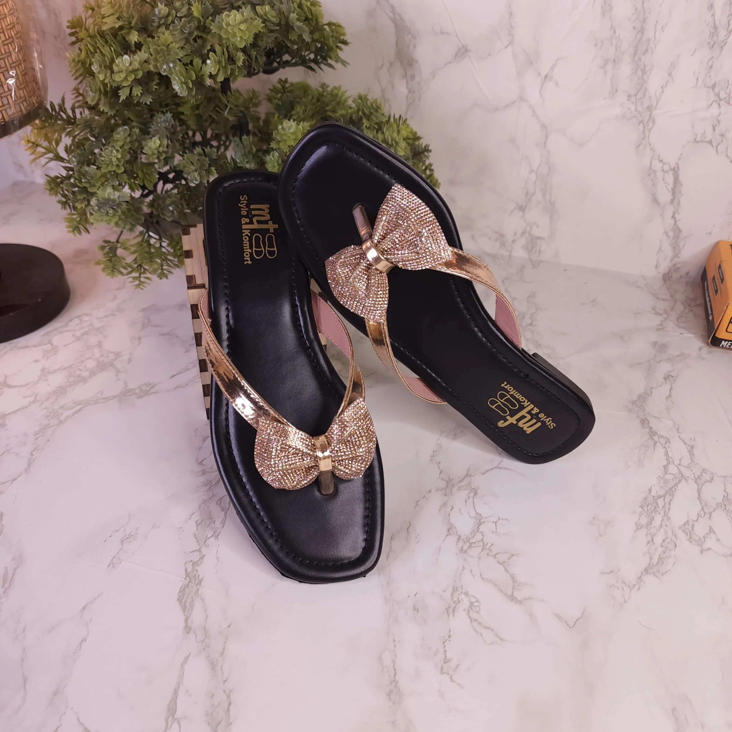 Adilette Slides Copper Bow Slippers