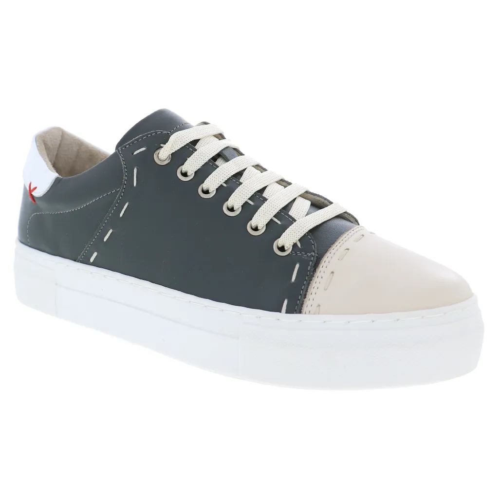 MAGO GIANNA Ruffle Flat Shoes