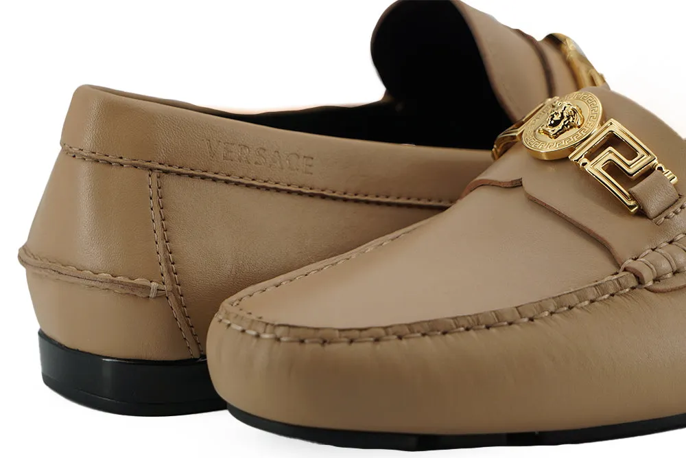 Exquisite Medusa Gold-Tone Leather Loafers Hush Puppy Loafers
