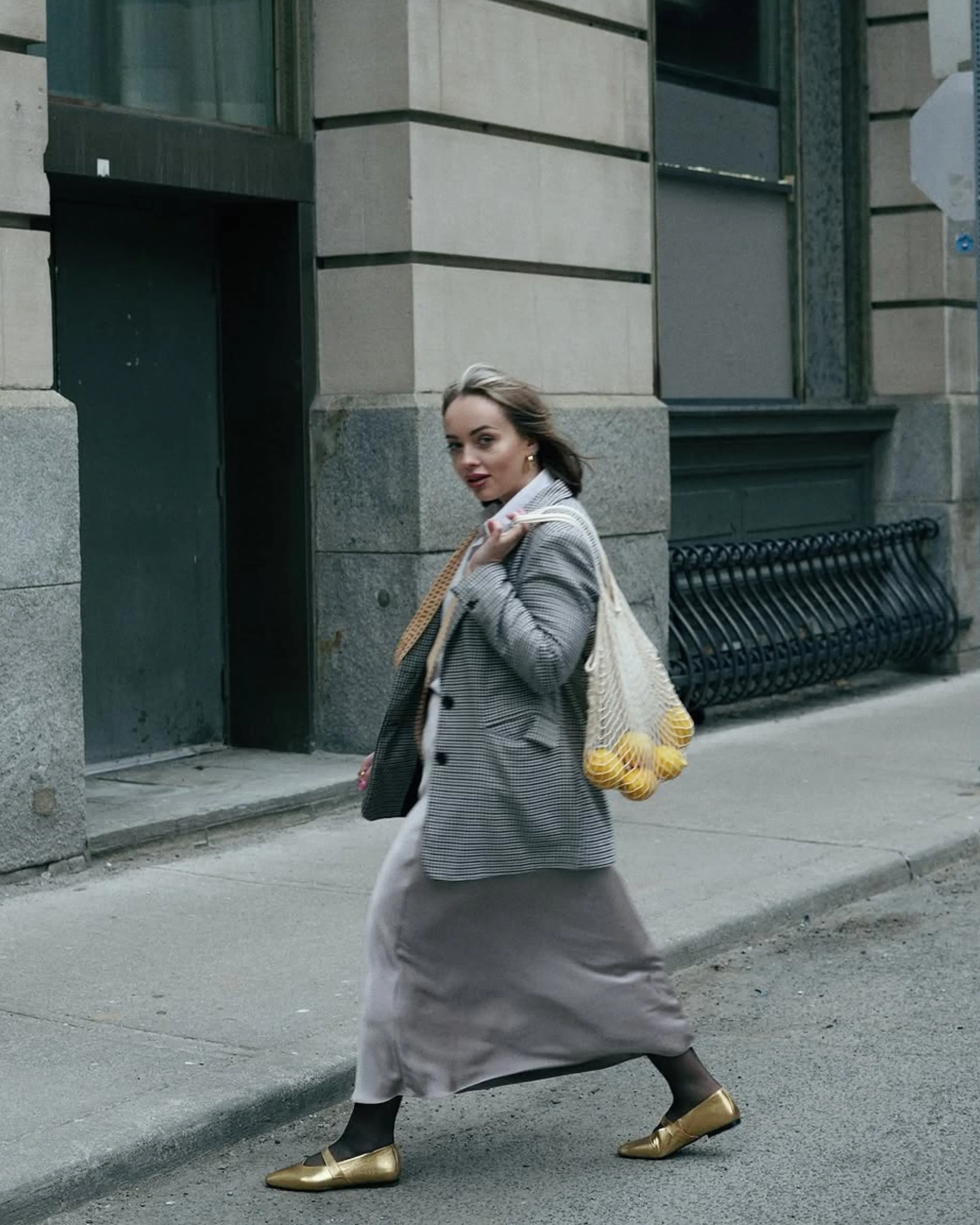 Flat Wide Running Shoes Flordeliz Champagne Metallic