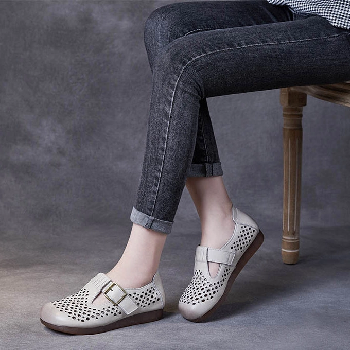 Hollow-out Women Leather Flat Shoes With Buckle Accents Memory Foam Flat Shoes