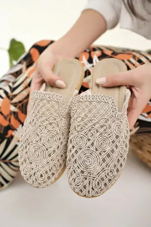 Modafrsat  Women's Straw  Closed Knit Lace Embroidery Slippers Guest House Slippers