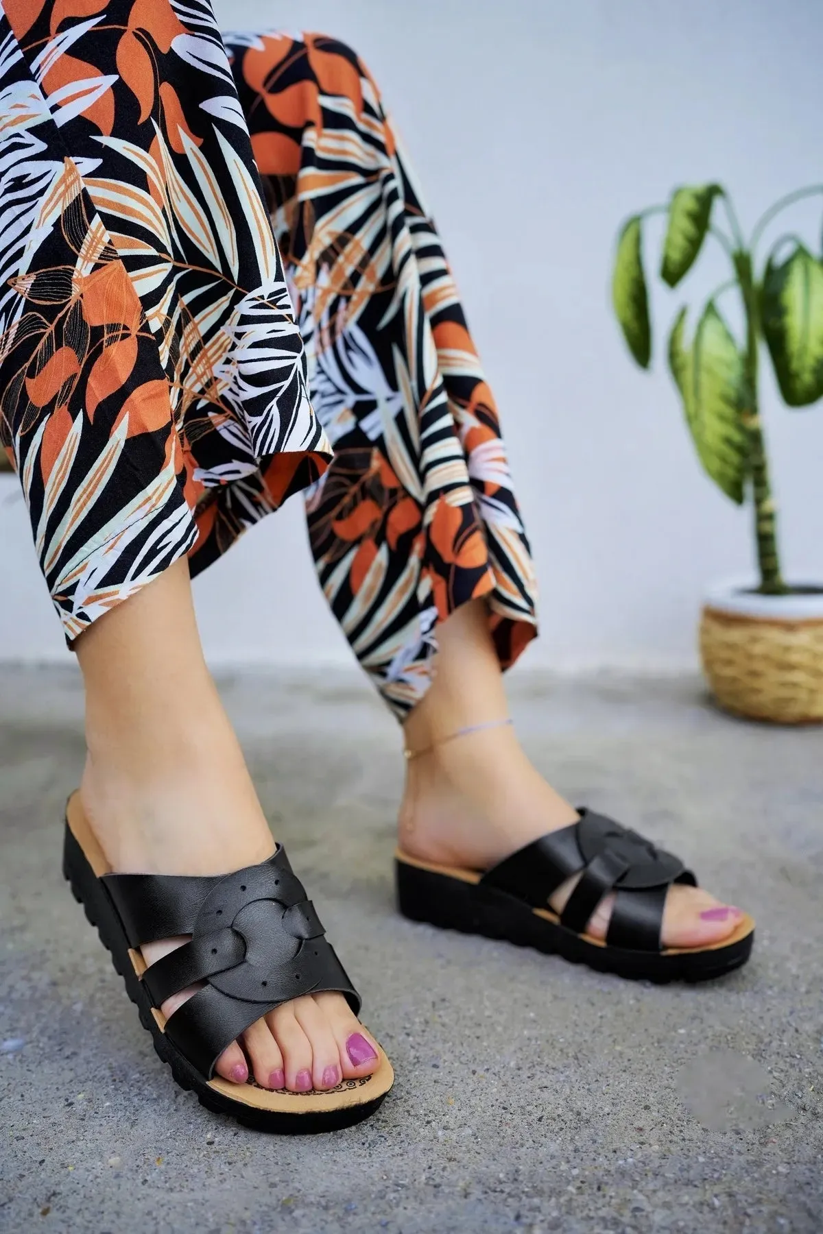 Modafrsat Women's Stylish Casual Black Slippers Shoes For Casual Friday