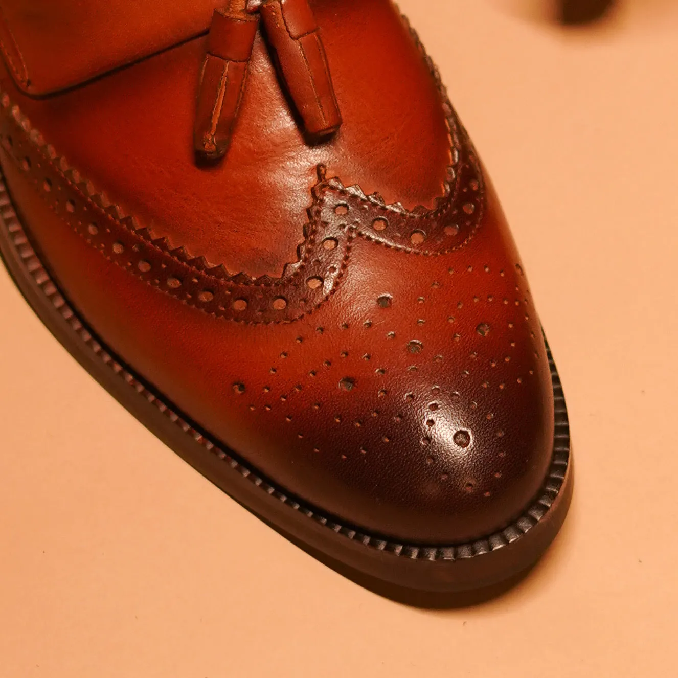 Motivo Broguo | Tan full-grain handcrafted loafers Skinny Jeans Loafers