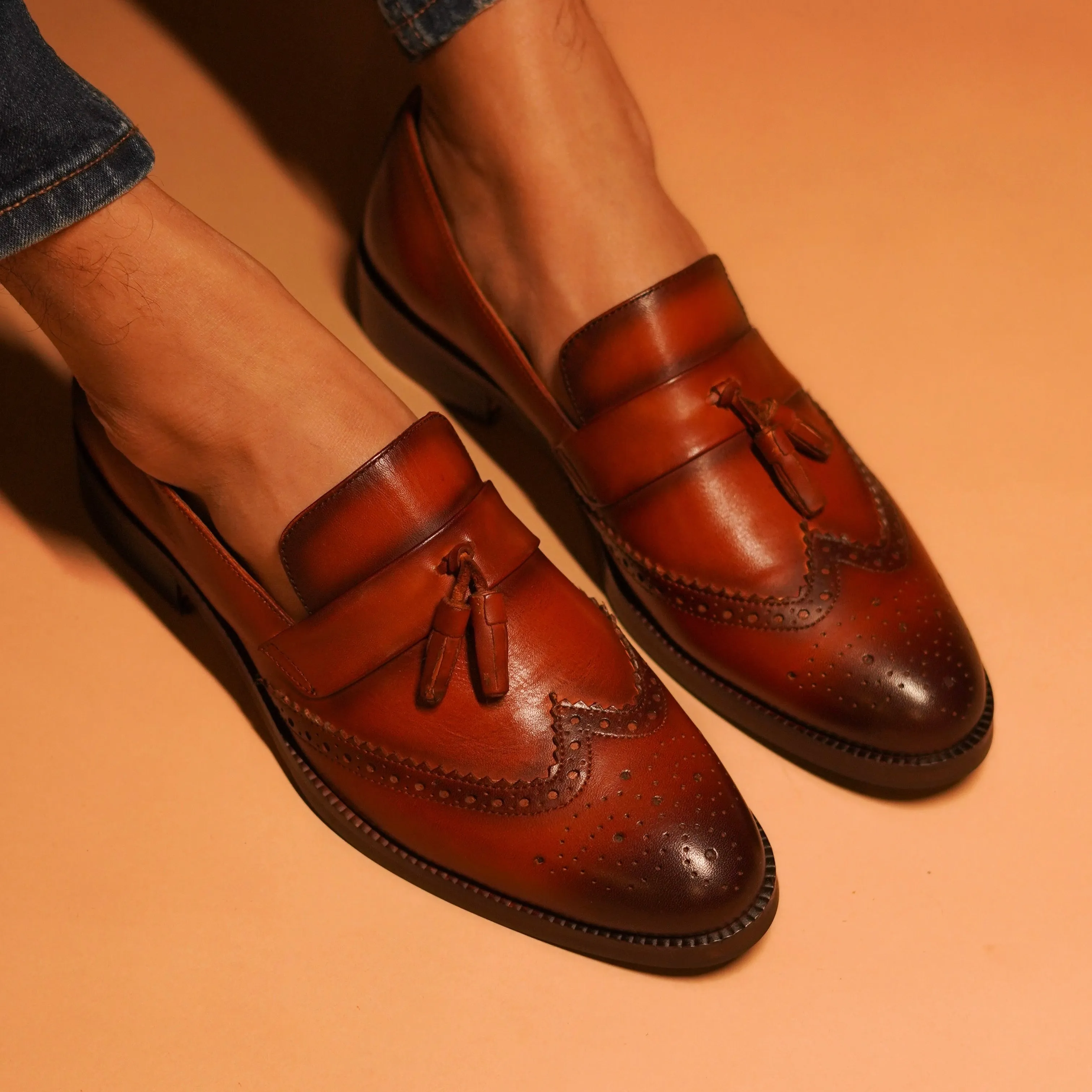Motivo Broguo | Tan full-grain handcrafted loafers Horsebit 1953 Loafers