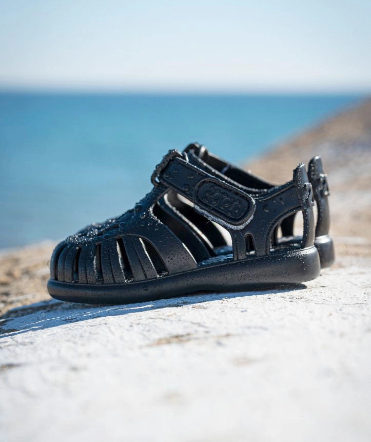 Igor S10271 Tobby Solid Sandals - Negro Sandals Royal Curacao