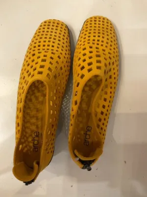 Adrian Year Of The Dragon Hair-on Tassel Loafers MUSTARD ARCHE CUTOUT FLATS 40