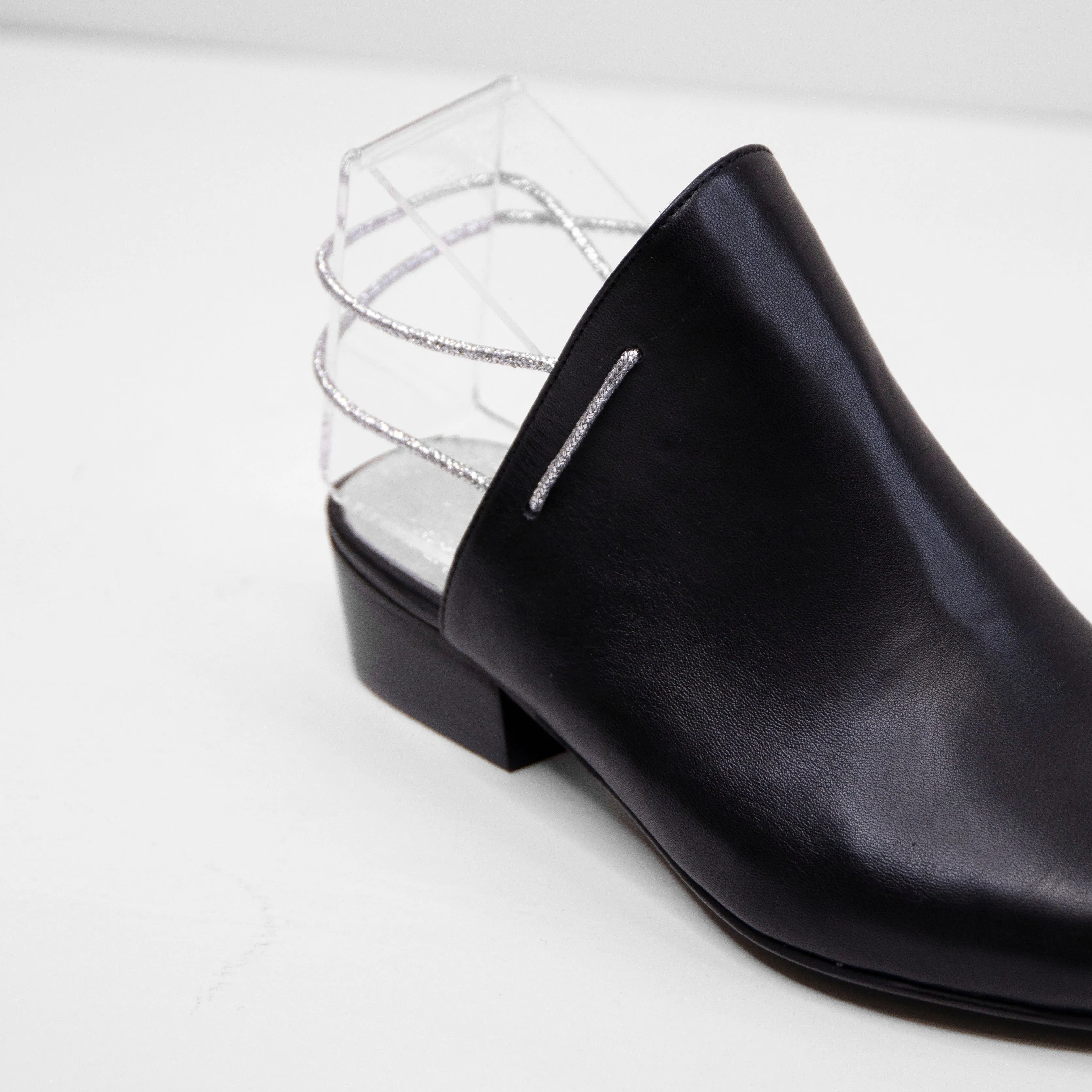 Nawa black sandal Emerald Flat Shoes