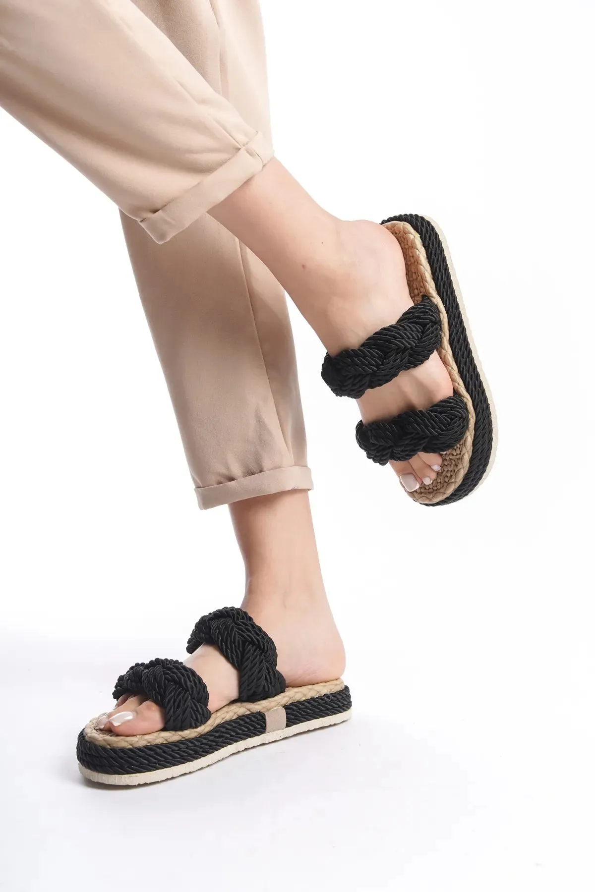 Bunny In Slippers NexaNook Women's Rope Drawstring High Sole Straw Slippers