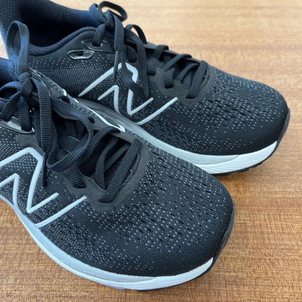 Running Shoe For Hiking New Balance - Women's Medium Width Fresh Foam X 880 Running Shoes - MSRP $180: Black-women-W6.5