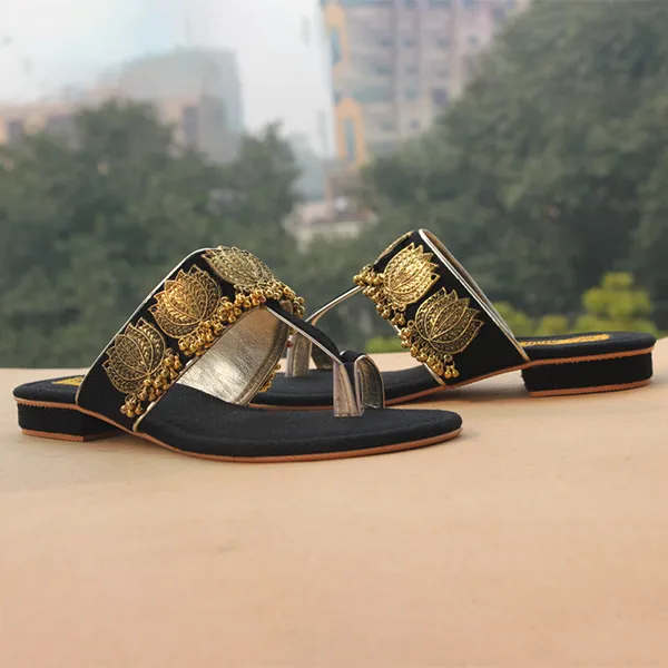 Wide Fitting Running Shoes Black Fancy Kohlapuri for women