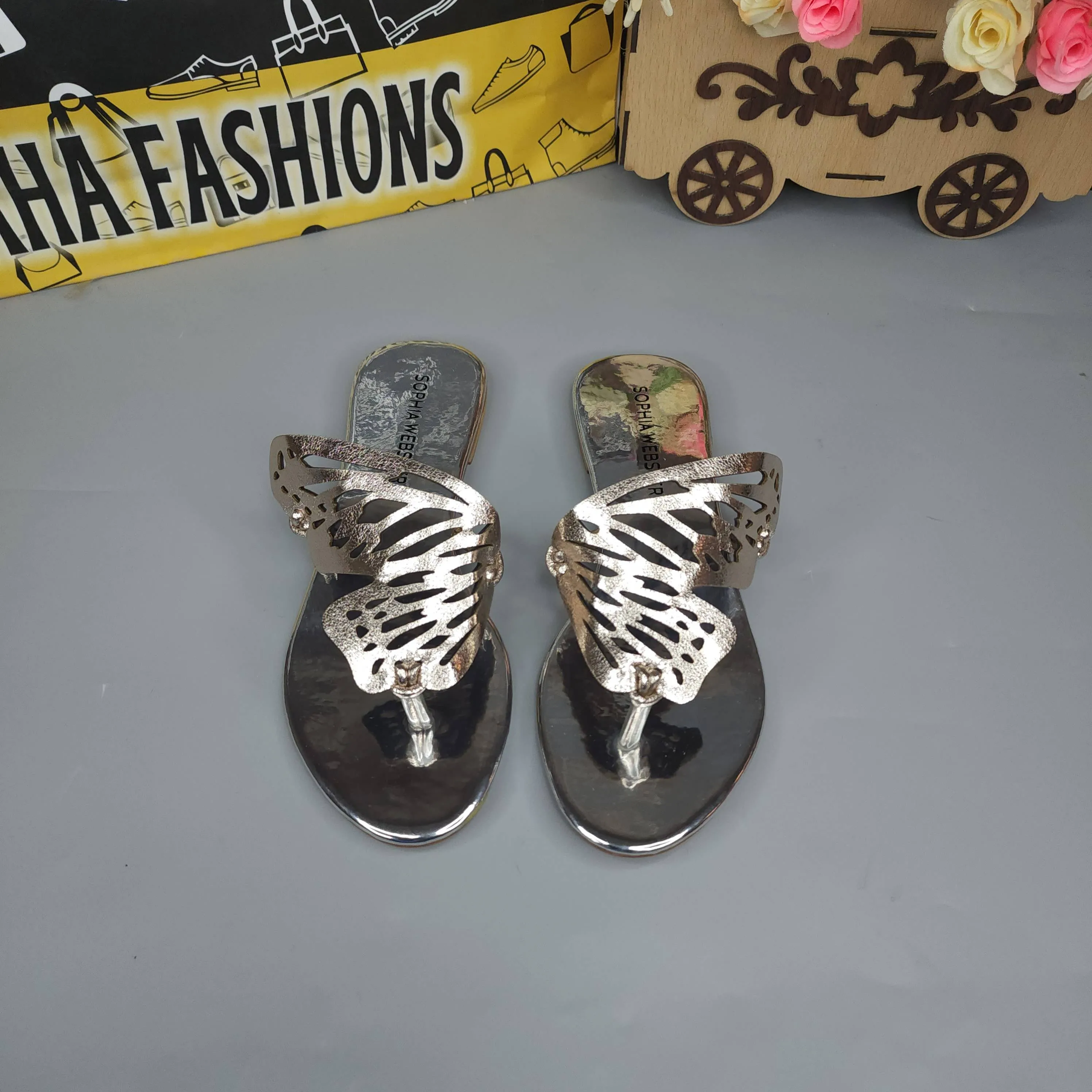 Bombas Gripper Slippers Silver Butterfly Slippers