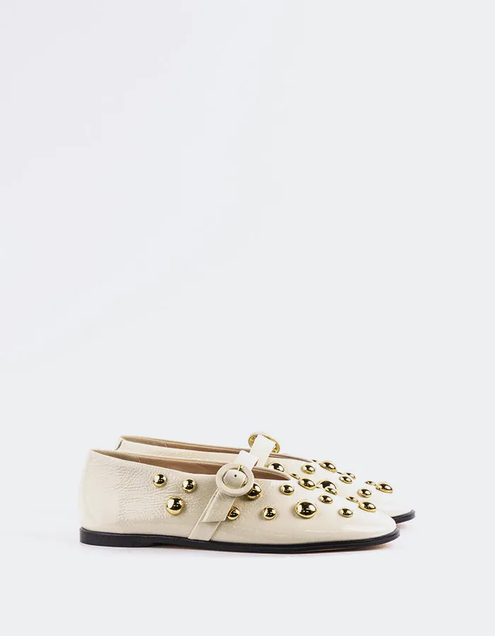 Aeloria Off White Naplack Betsey Johnson Shoes Flats