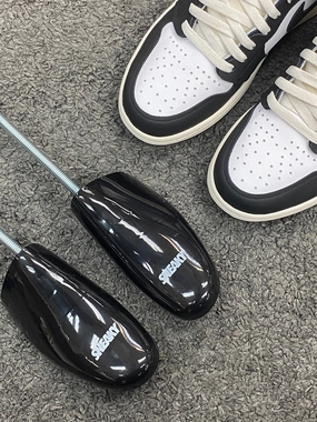 Martial Arts Shoes Asics Sneaky Shoe Tree