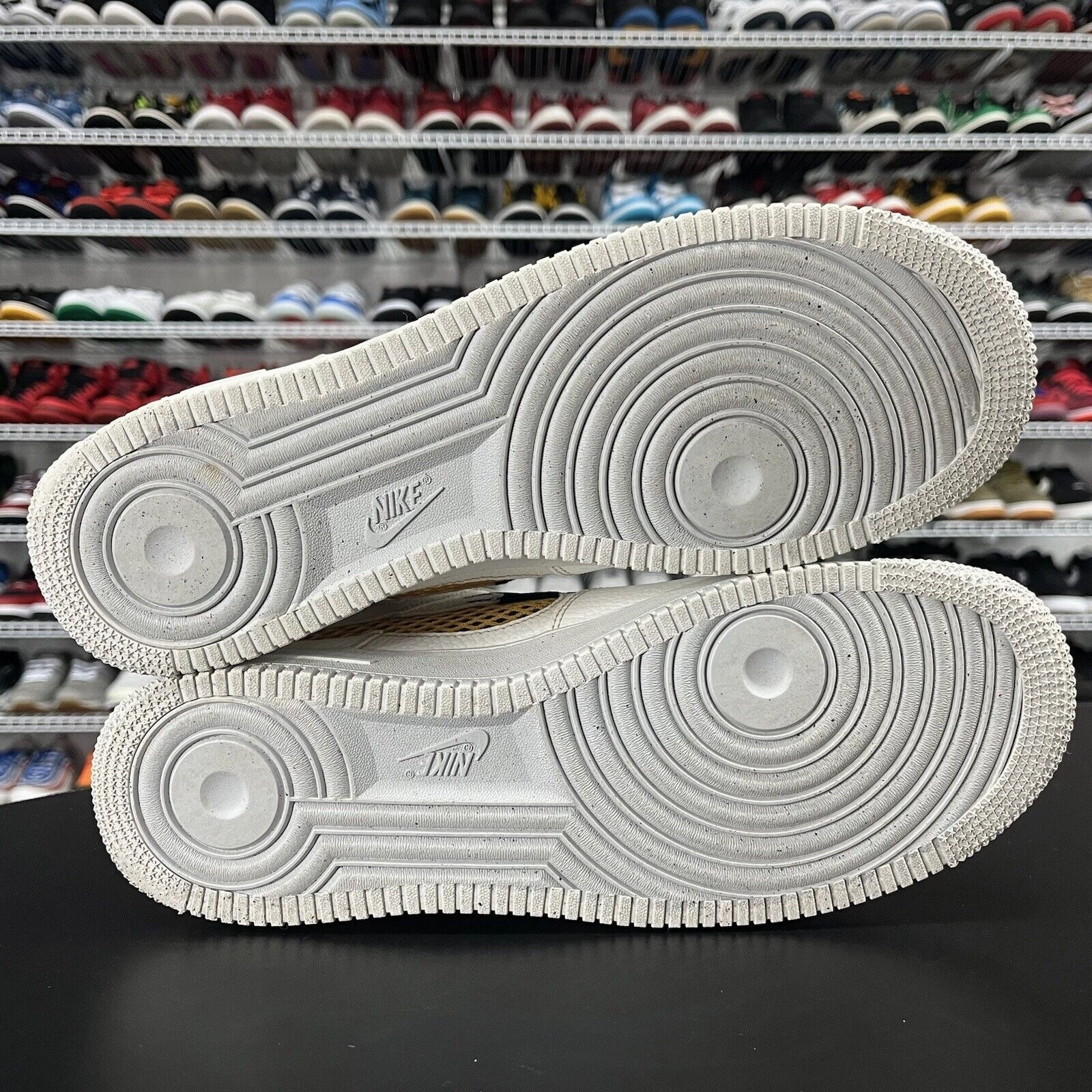 Air Force 1 Low LV8 Sun Club Wheat Grass DM0117-100 Sz 11.5 Missing Insoles Sports Shoes Asics