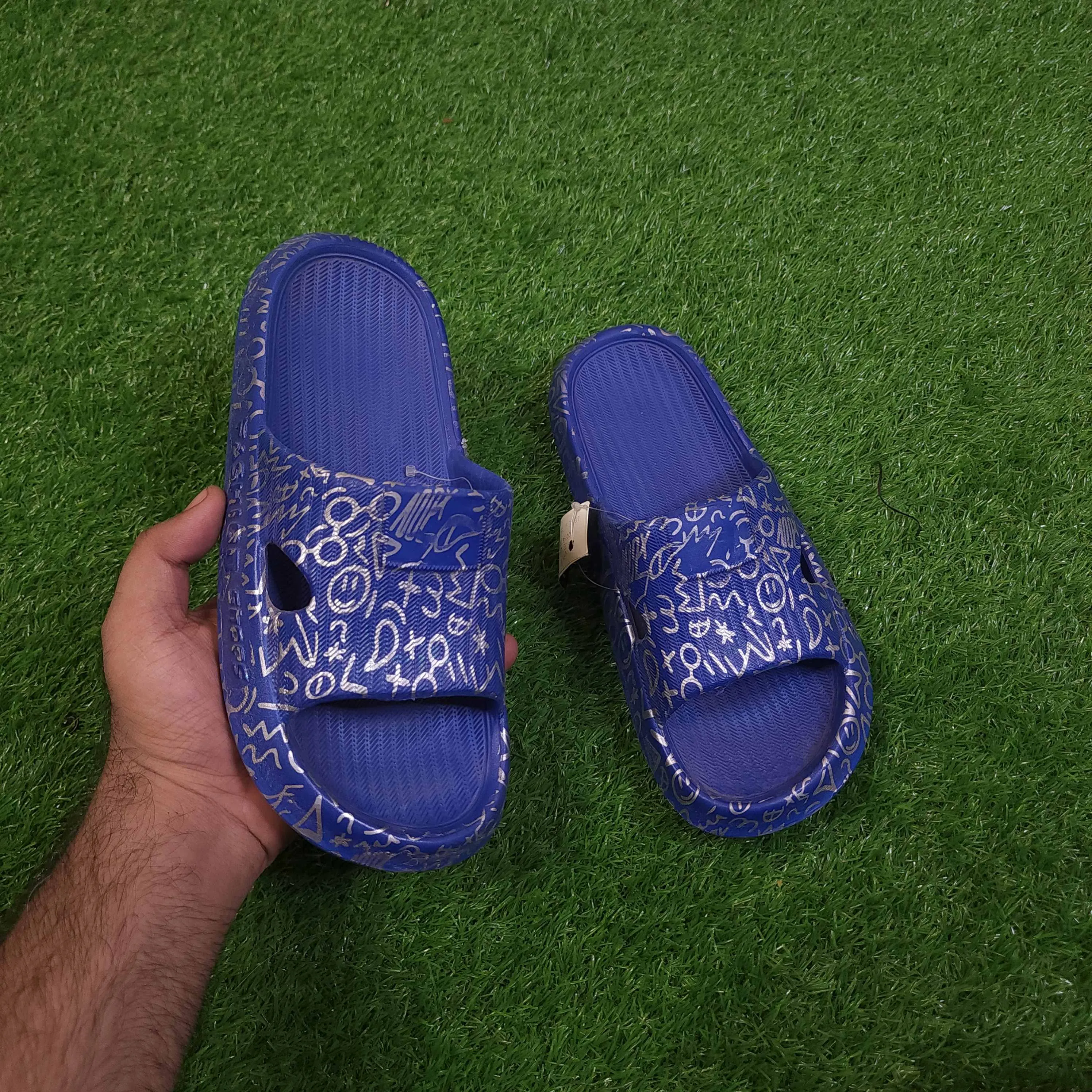 Slippers That Don T Smell Blue Printed Slippers in Comfy Sole