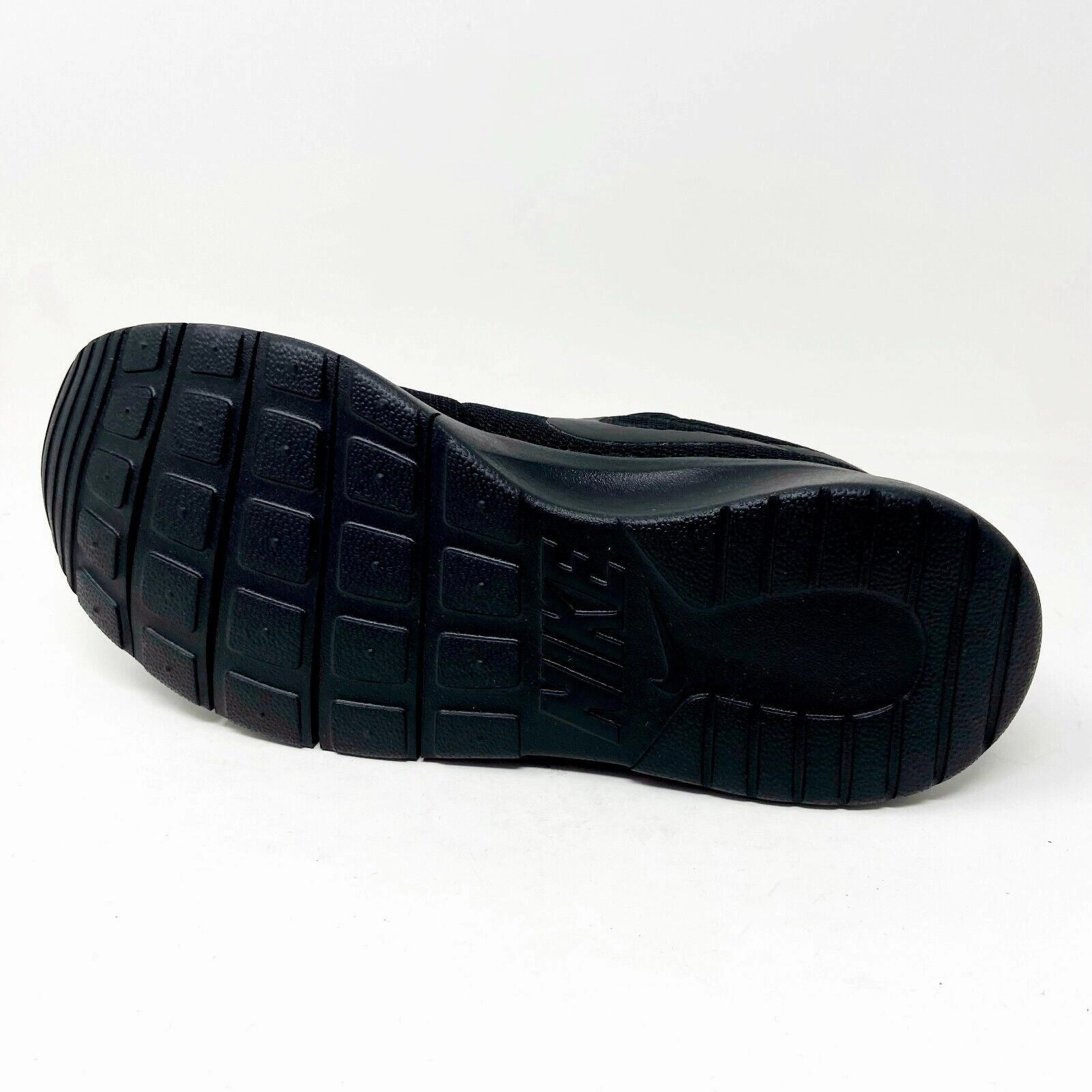 Nike Tanjun GS Triple Black Grade School Kids Running Shoes 818381 001 Asics Gel Nimbus 20 Sp Running Shoe