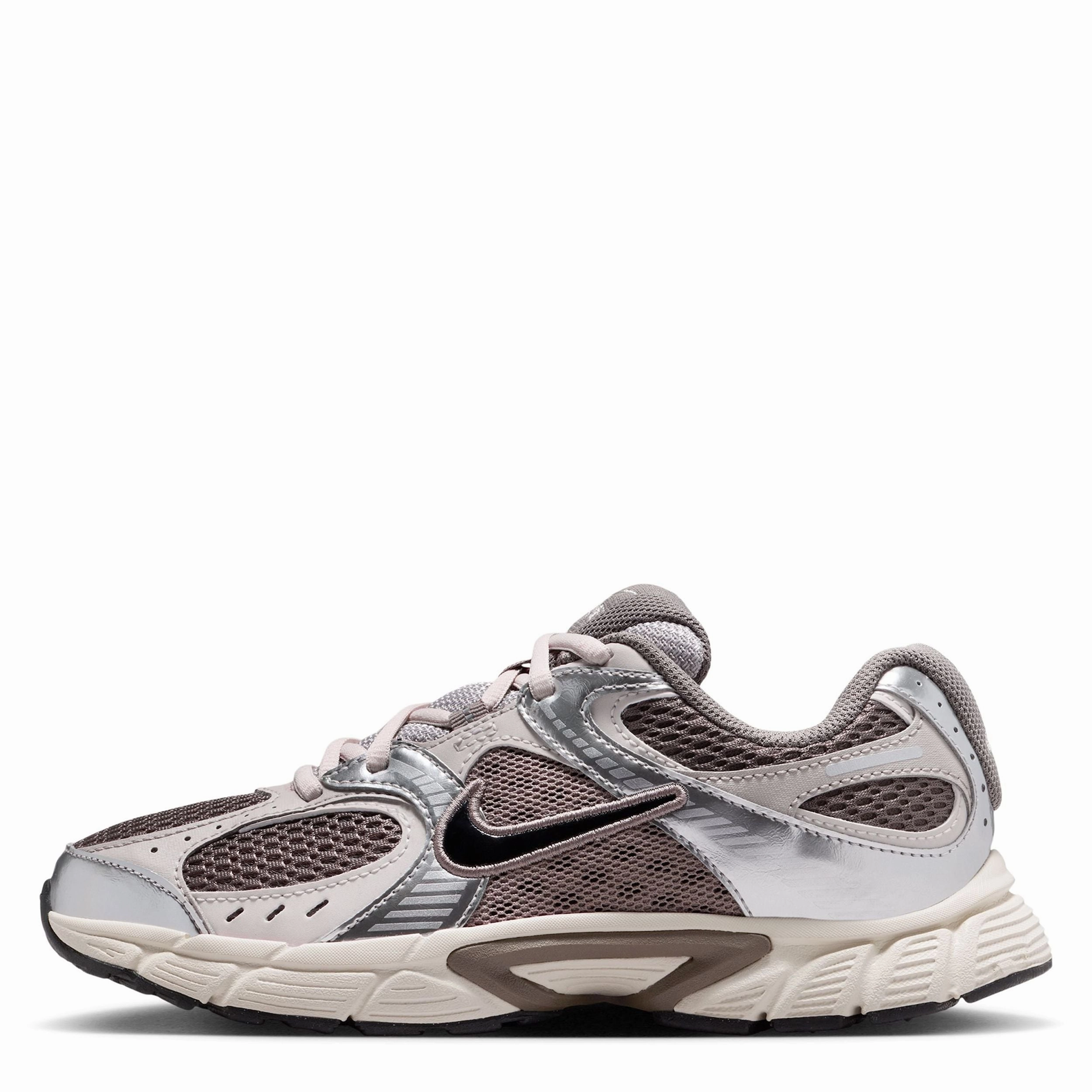 V5 Rnr (Big Kid) Sneakers With Big Toe Box