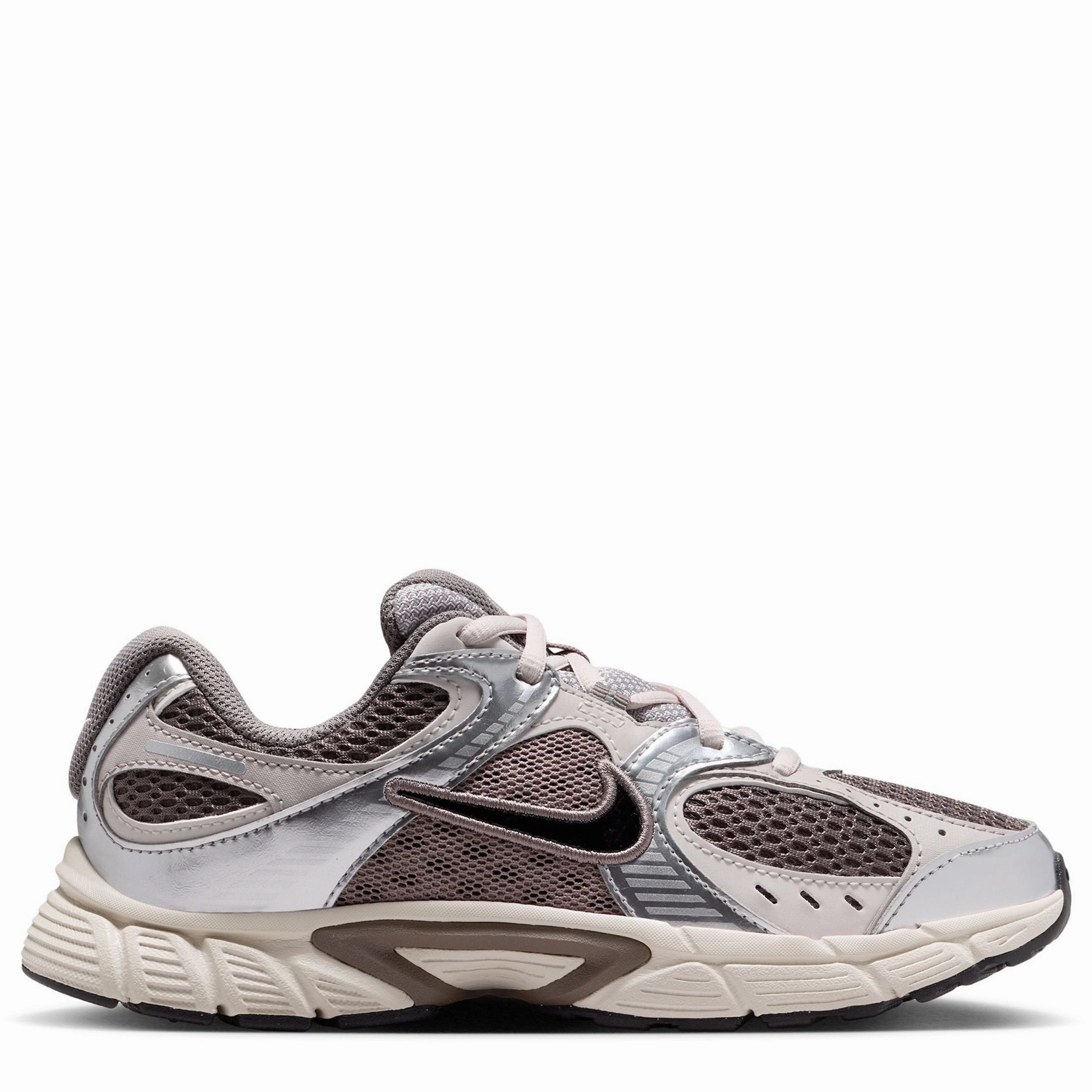 V5 Rnr (Big Kid) Wide Width Basketball Sneakers