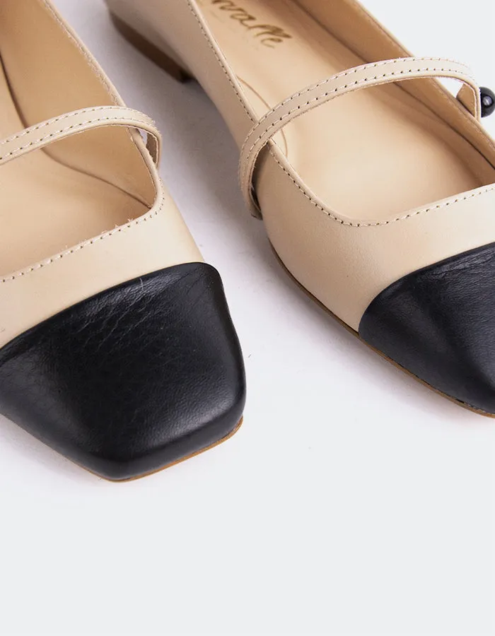 Yarrow Black.Nude Leather Flat Sole Hiking Shoes