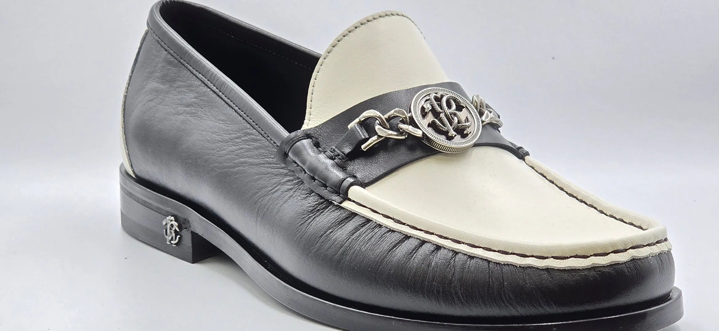9105 Roberto Cavalli Loafers / Black - White Hey Dude Paul Loafers
